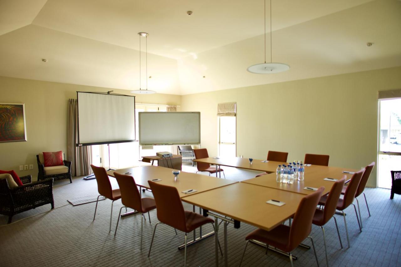 Regal Palms Resort Rotorua Exterior foto The boardroom at the National Wine Centre
