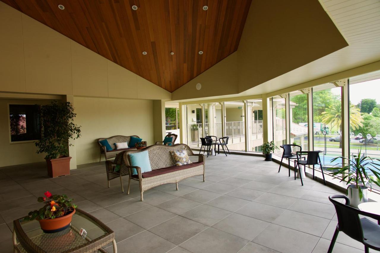 Regal Palms Resort Rotorua Exterior foto The interior of the lobby
