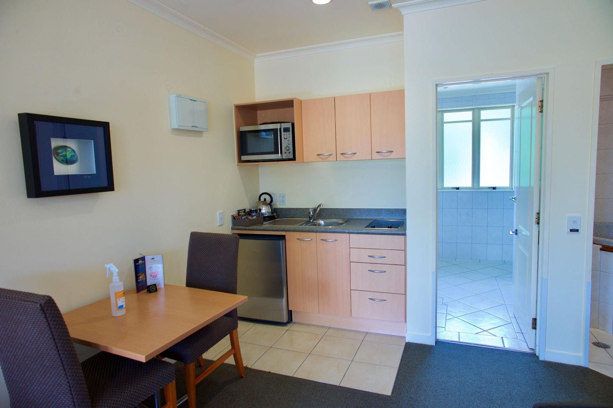 Regal Palms Resort Rotorua Exterior foto A typical studio apartment