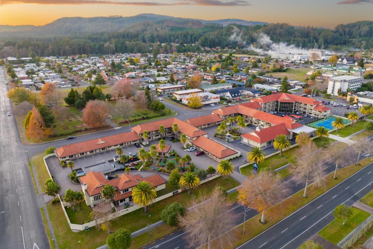 Regal Palms Resort Rotorua Exterior foto Aerial view of the motel