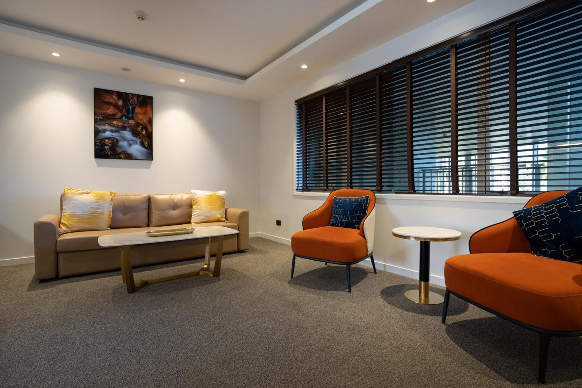 Regal Palms Resort Rotorua Exterior foto The lounge at the new terminal